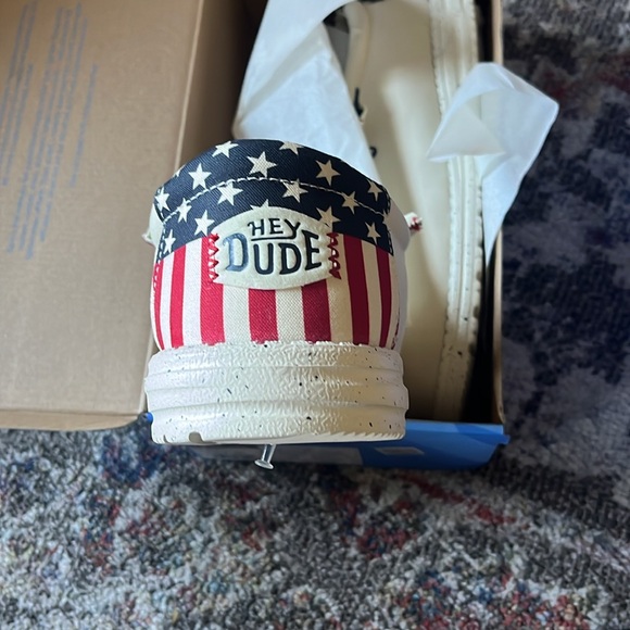 Men’s patriotic Hey Dudes size 15 - Picture 3 of 4